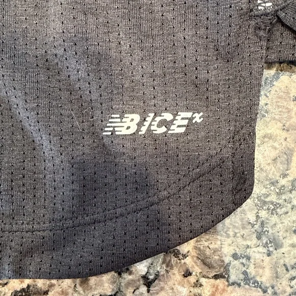 3 New Balance Men's Gray, Black and Navy Short Sleeve Tees - Picture 6 of 7